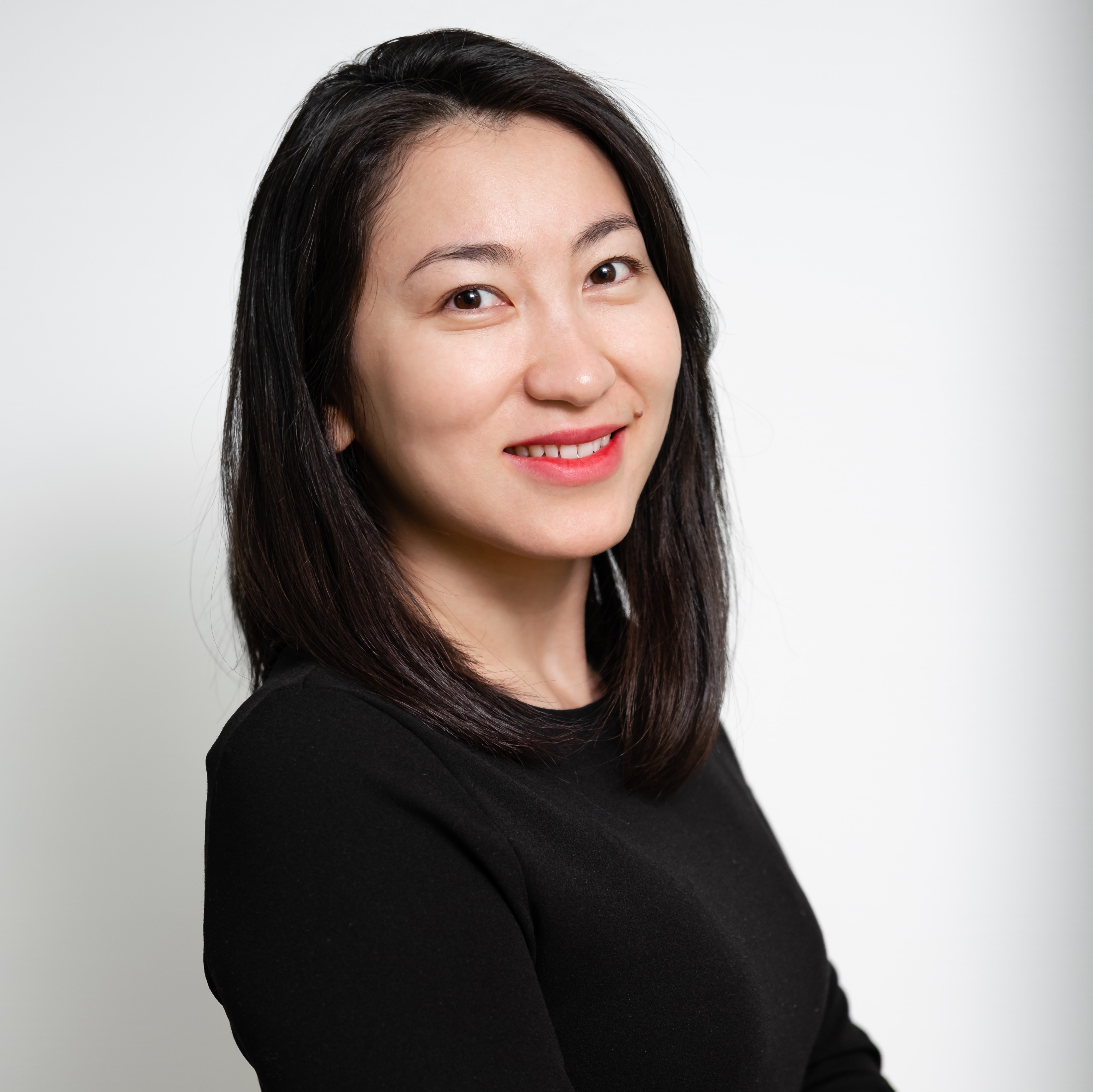 Белдіктері бар латекс қыздардың фотосуреттері